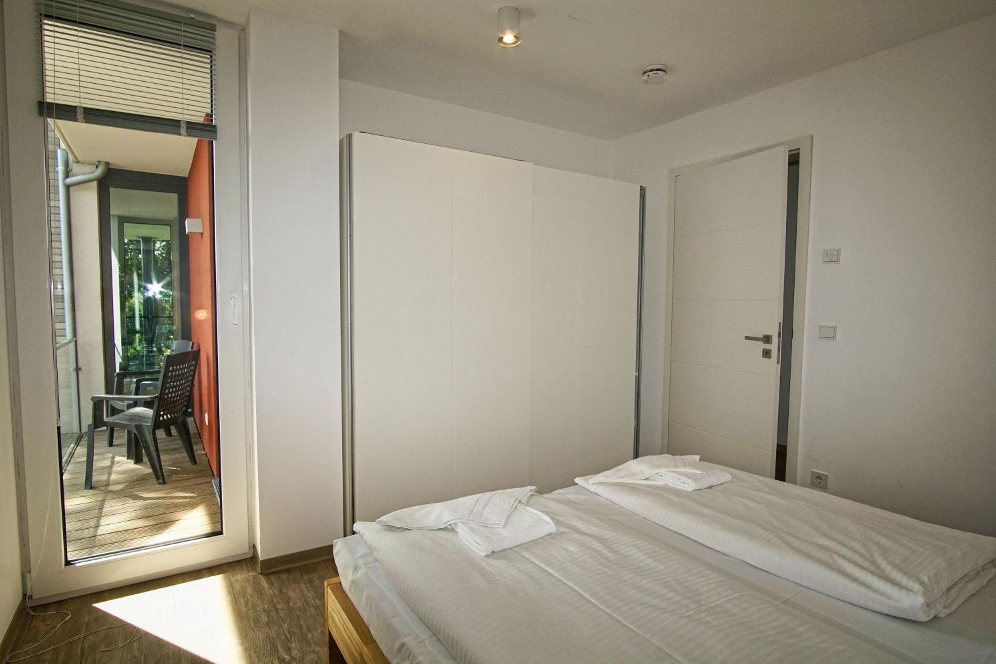 Haus Hafenkieker Fewo 08 - Balkon, Hafenblick بوتبوس المظهر الخارجي الصورة